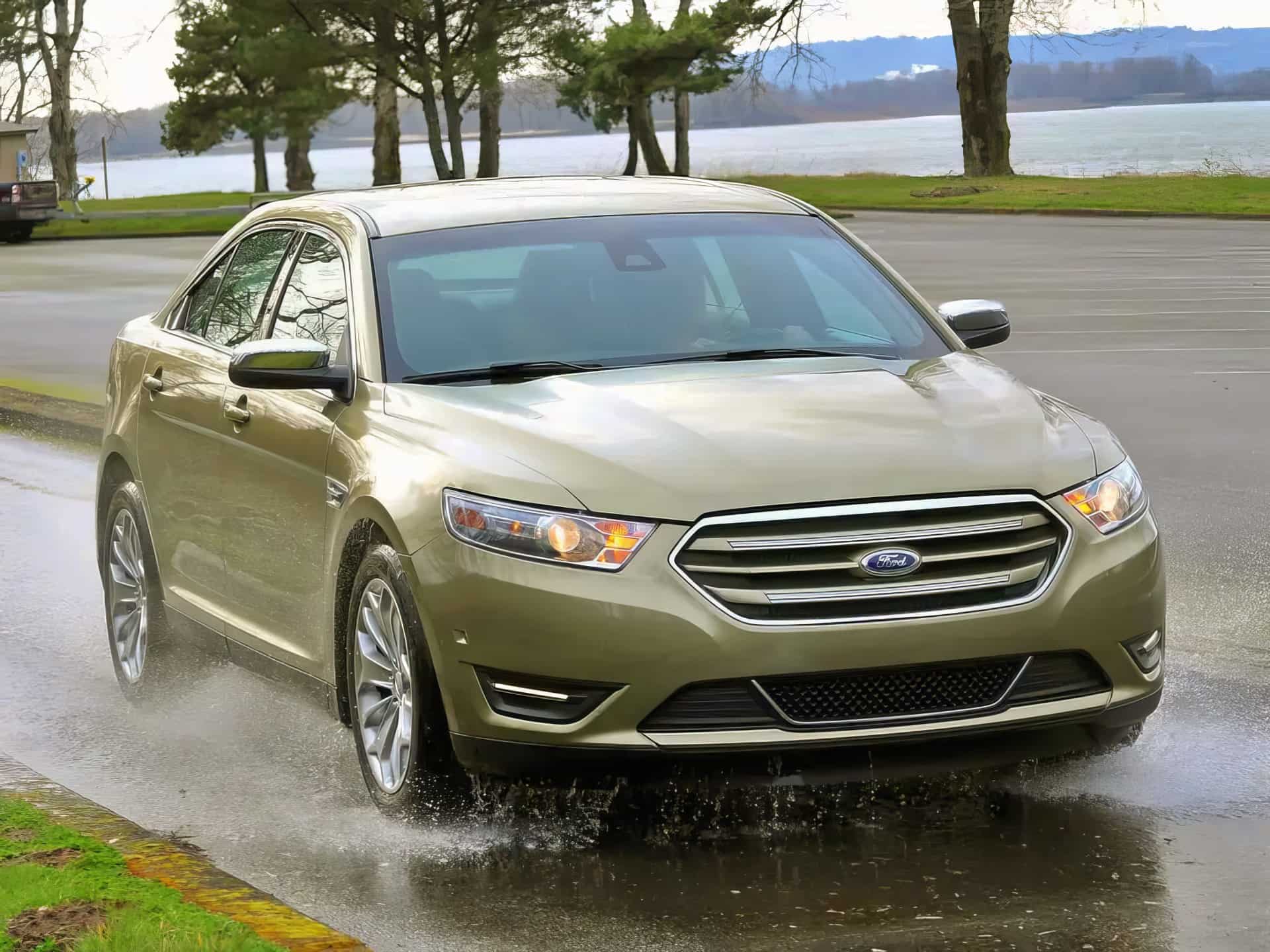 Ford Taurus 2012 года