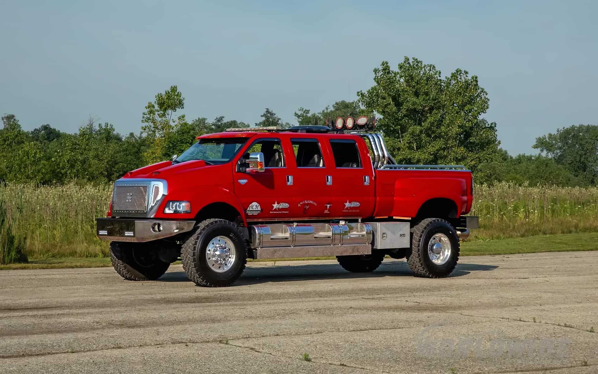 Ford F650 Super Duty Six-Door 2005 года