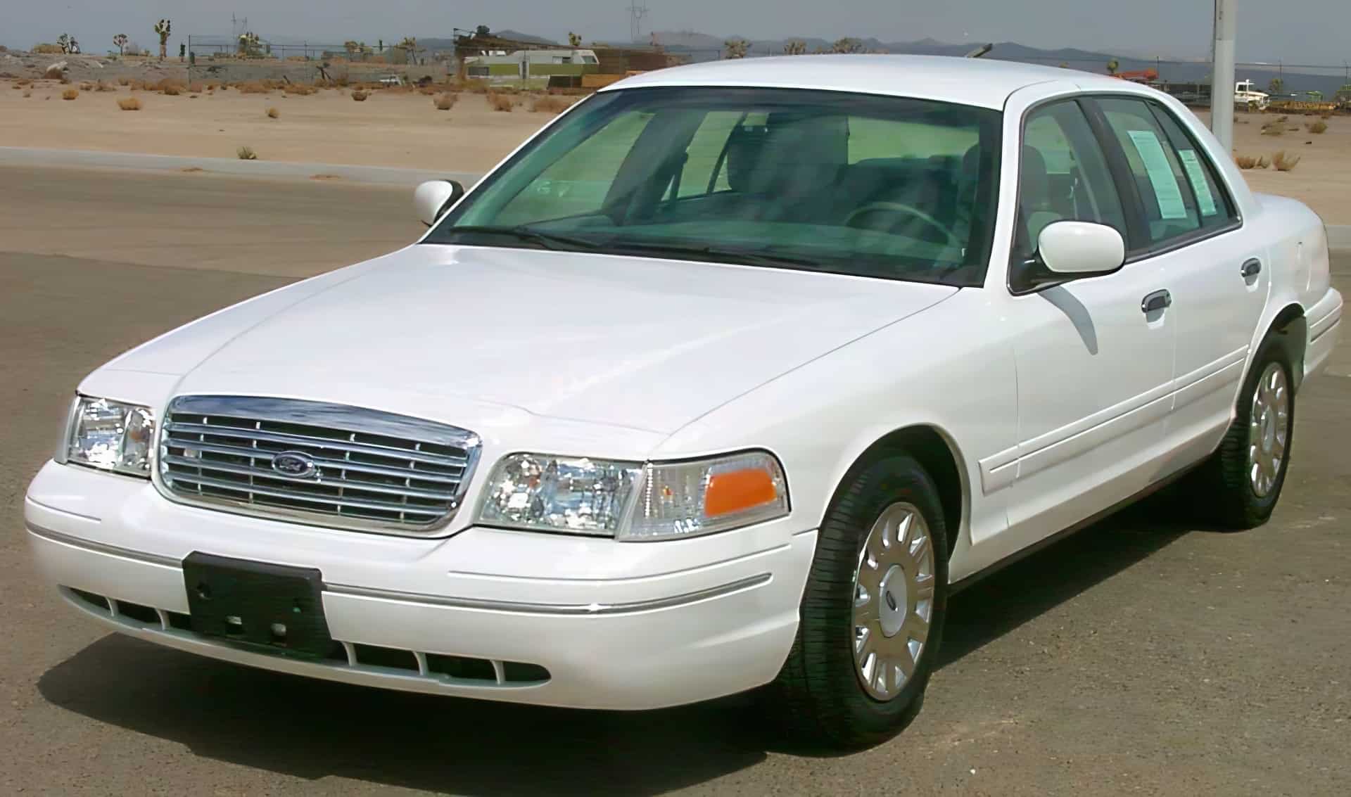 Ford Crown Victoria 2003 год
