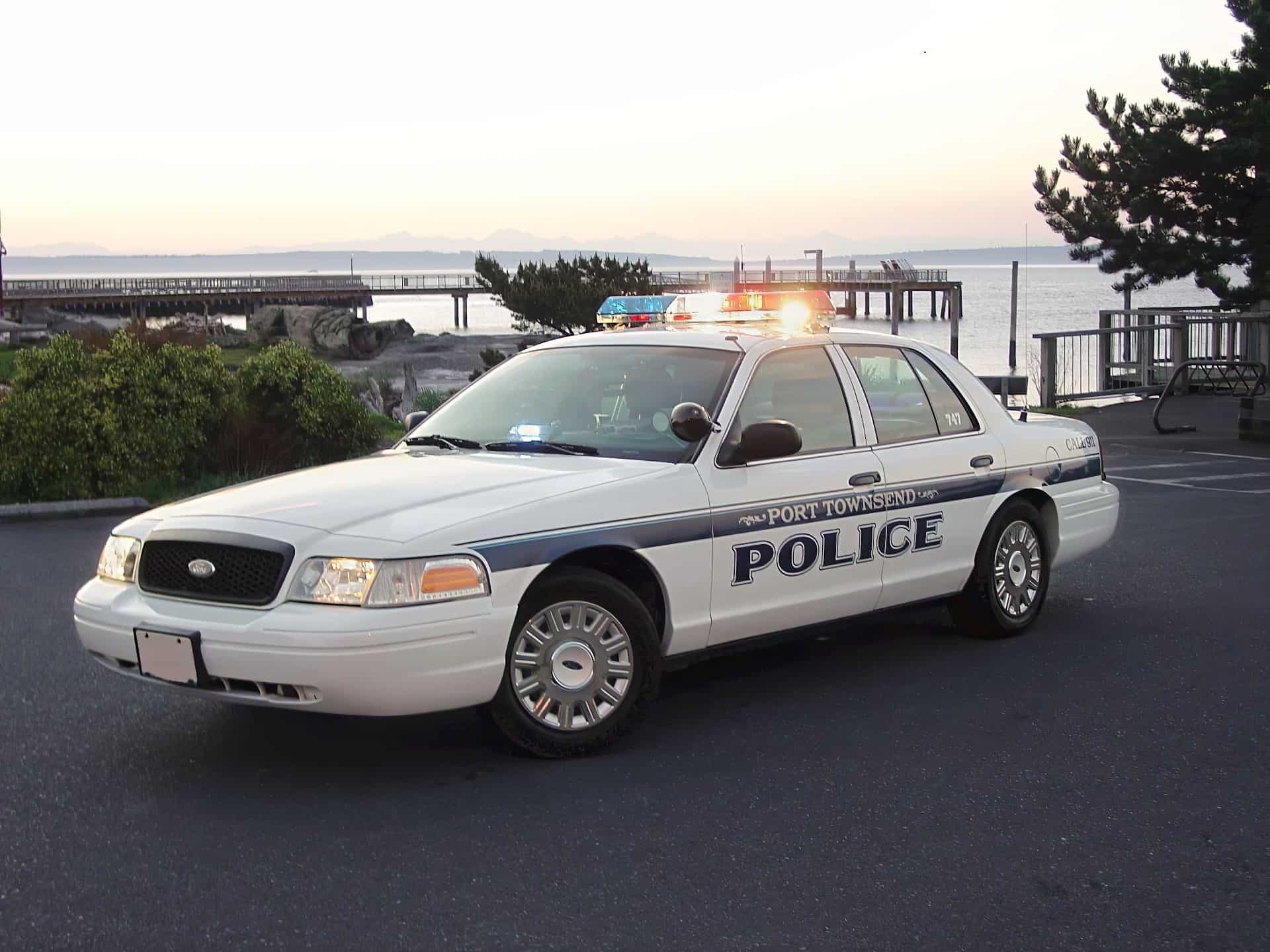 Ford Crown Victoria Police Interceptor 2004 год