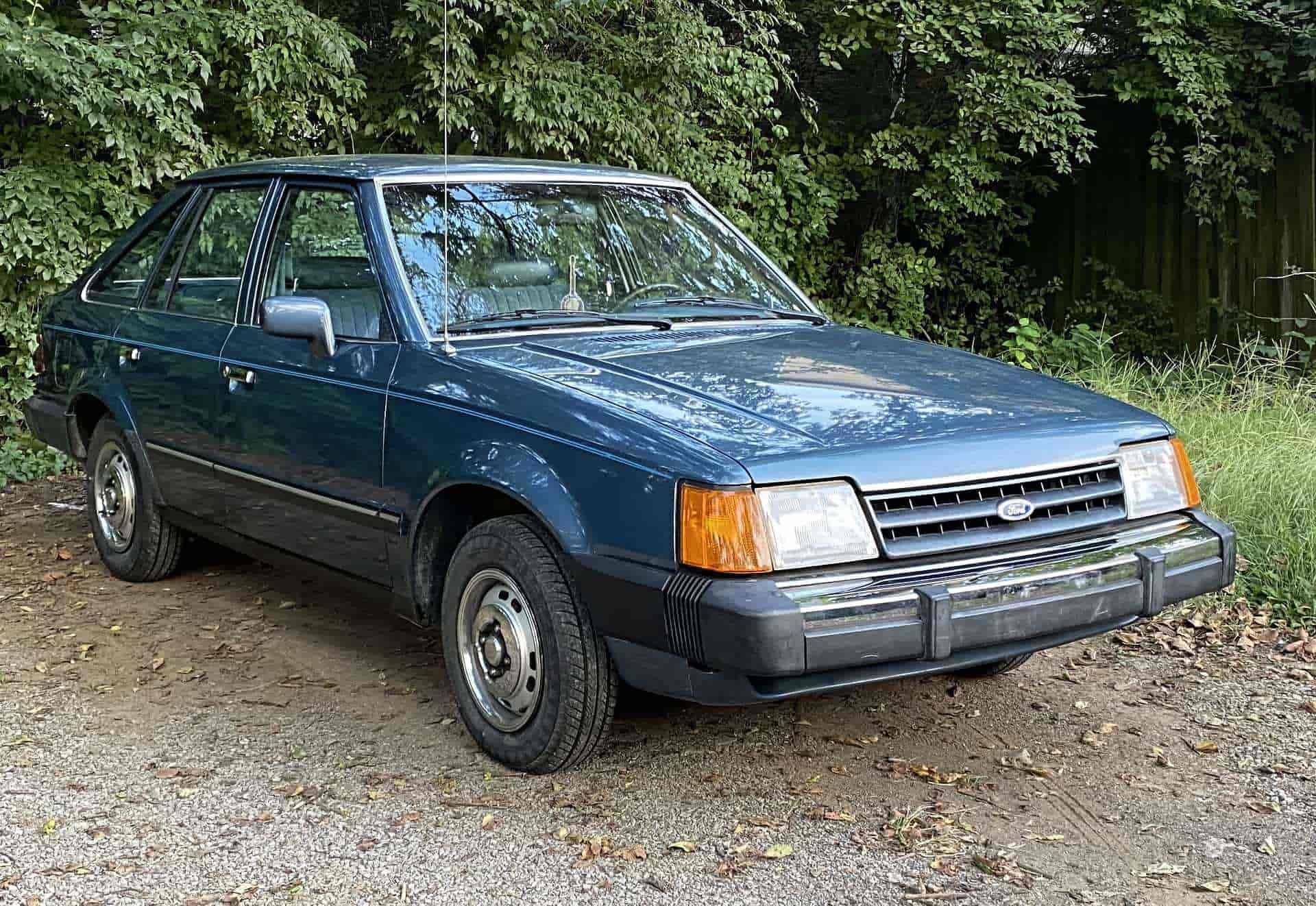 Ford Escort L 1986 года цвета Regatta Blue