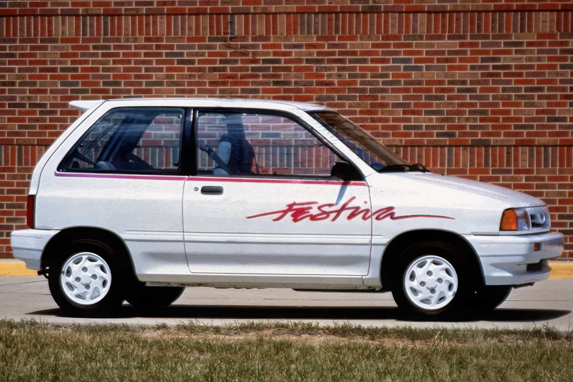 Ford Festiva Mini Vagon
