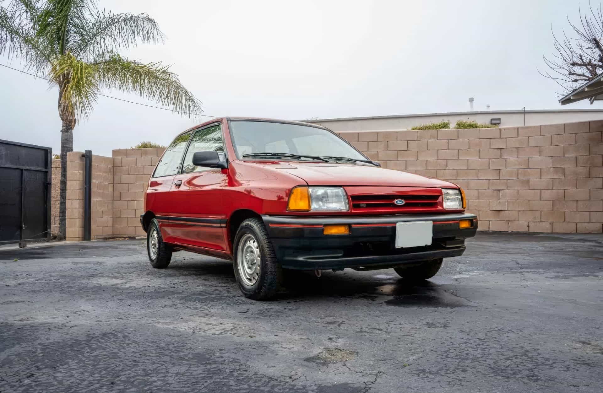 Ford Festiva LX 1988 год 