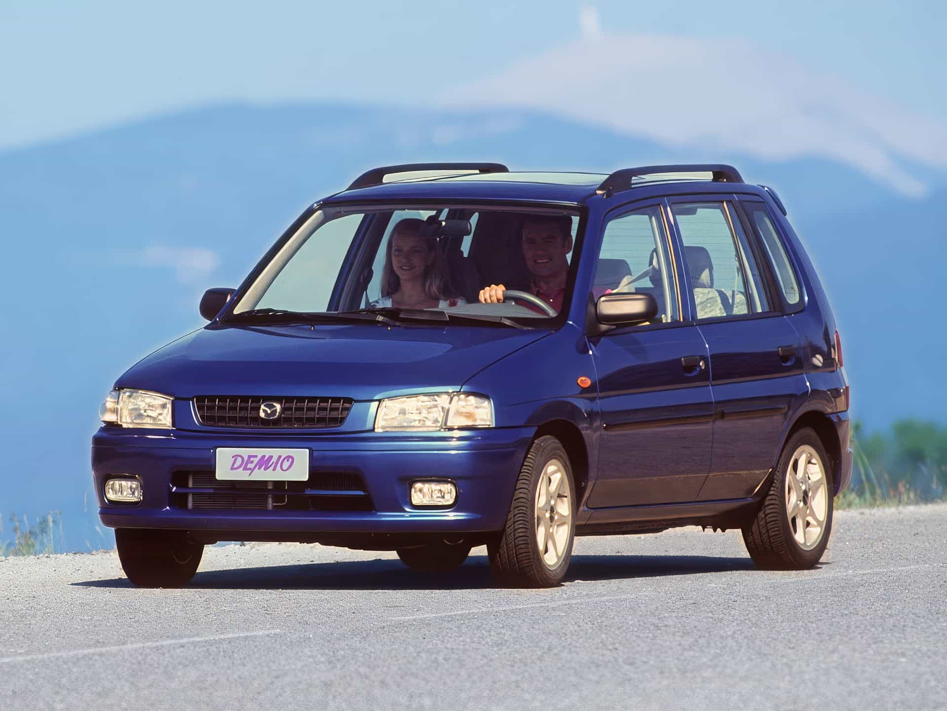Ford Festiva под именем Mazda Demio, 1998 год