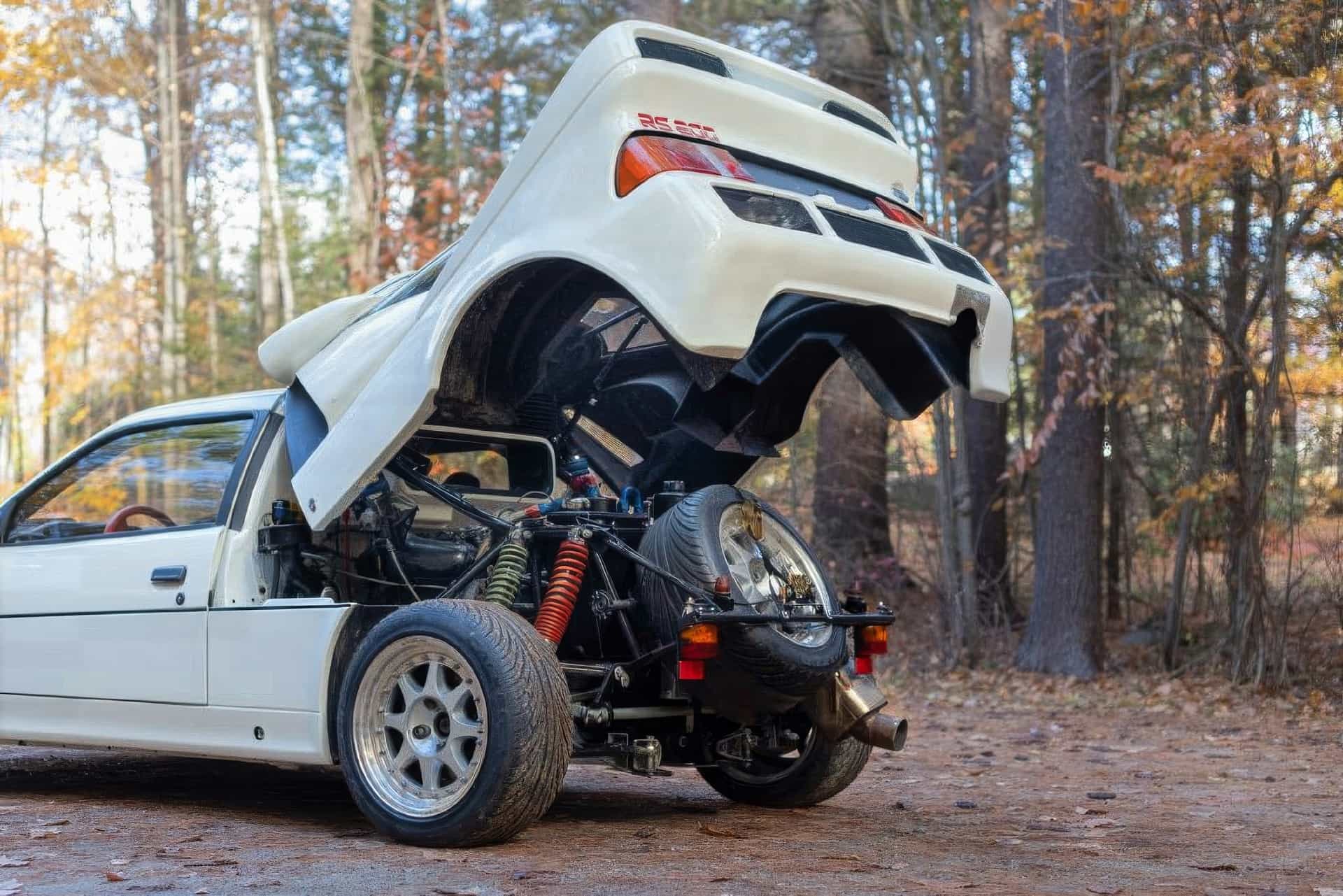 Ford RS200 Evolution: два амортизатора вместо одного