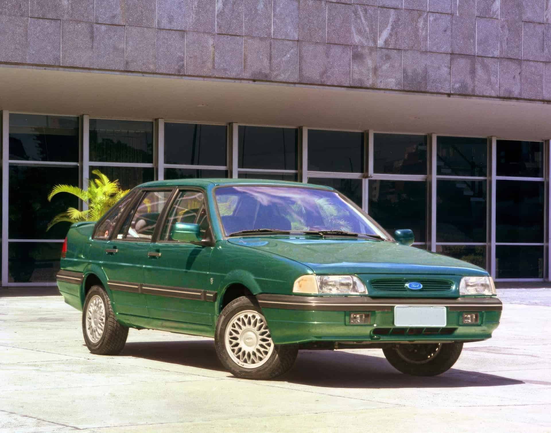 Ford Versailles 1995 года