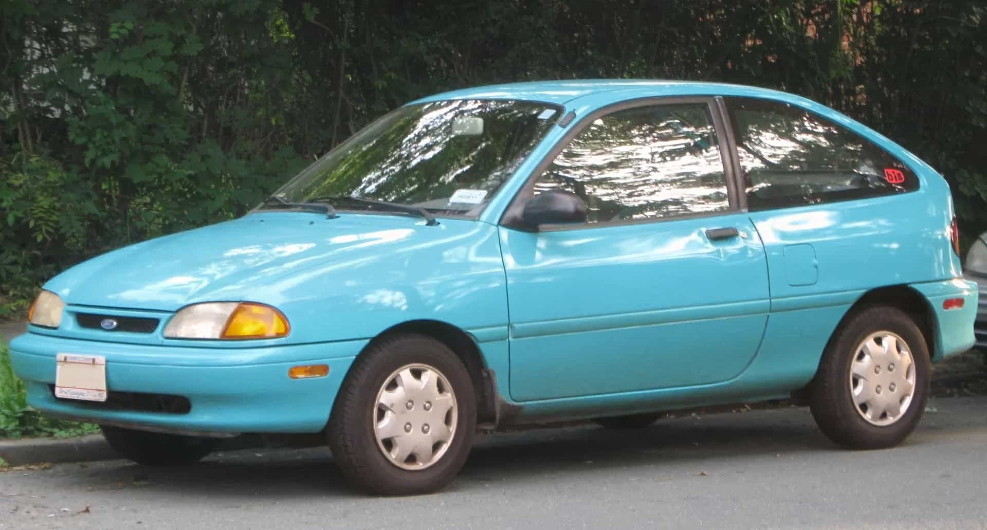 Трехдверный Ford Aspire