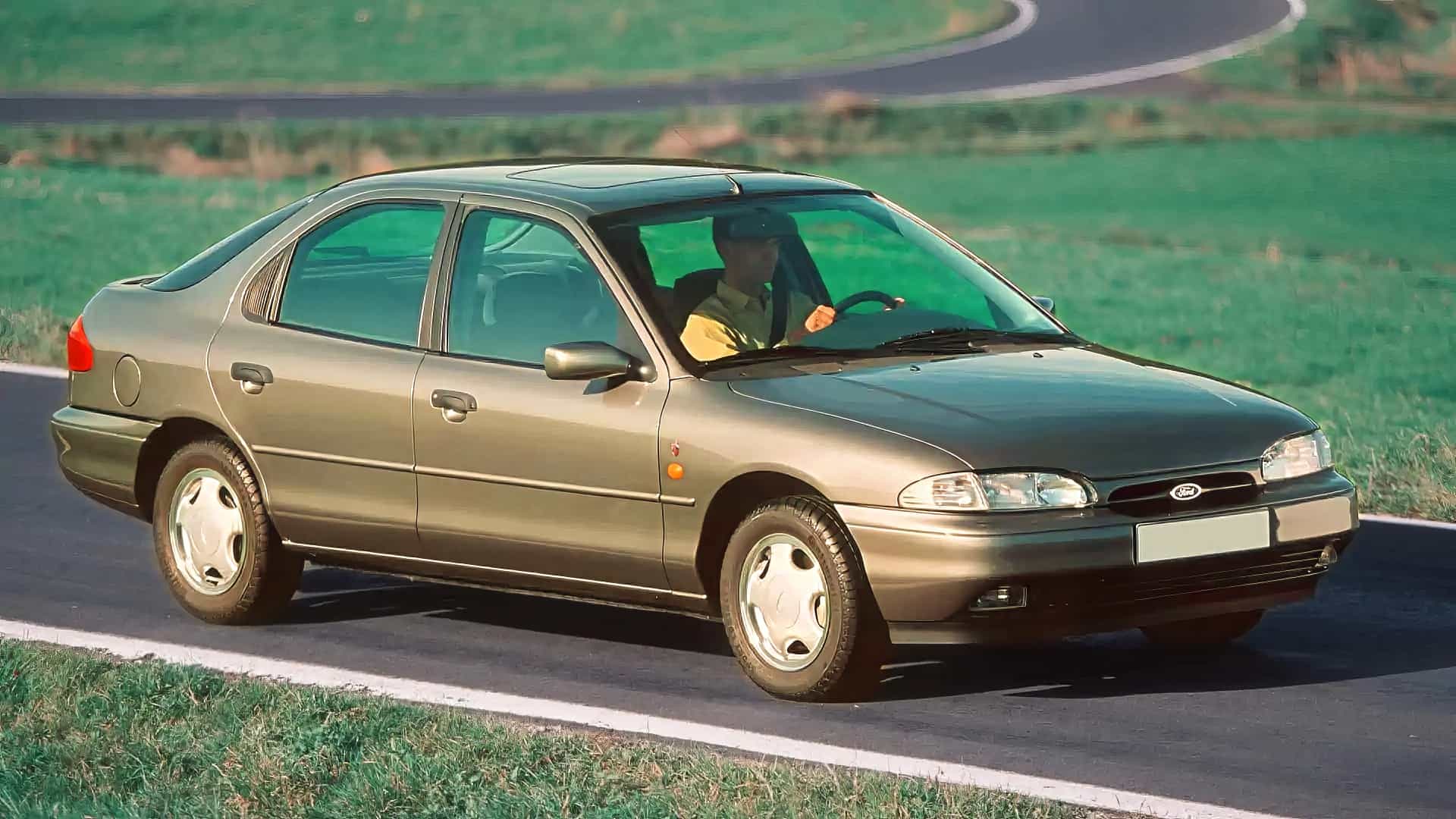 Ford Mondeo 1993 год, первое поколение