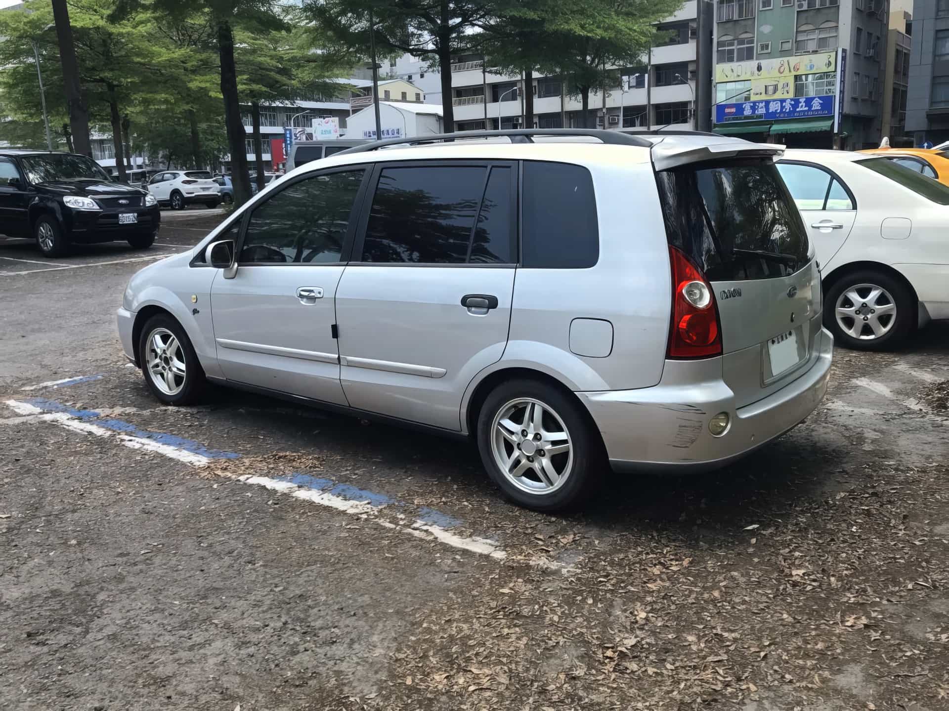Ford Ixion MPV 1999 год