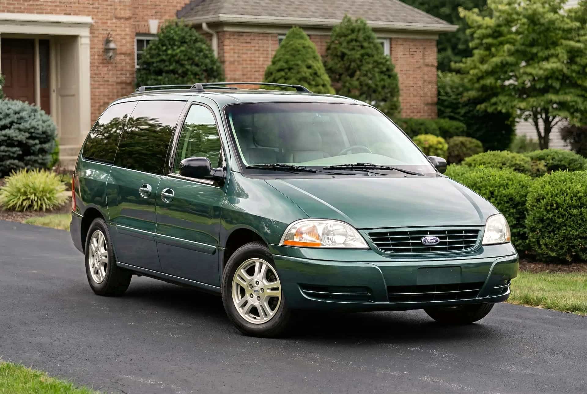 Ford Ixion MPV 2005 год