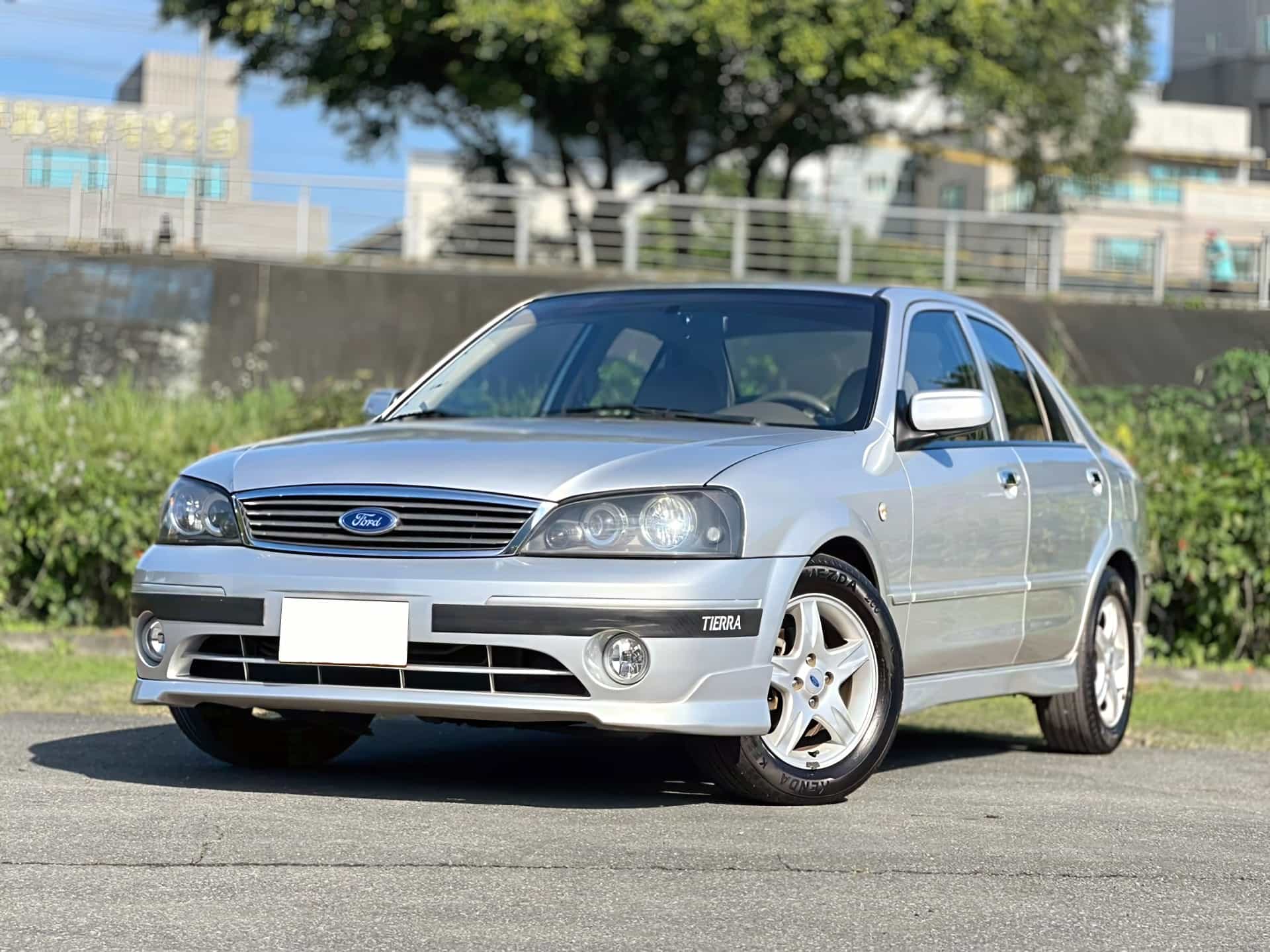 Ford Tierra 2005 год